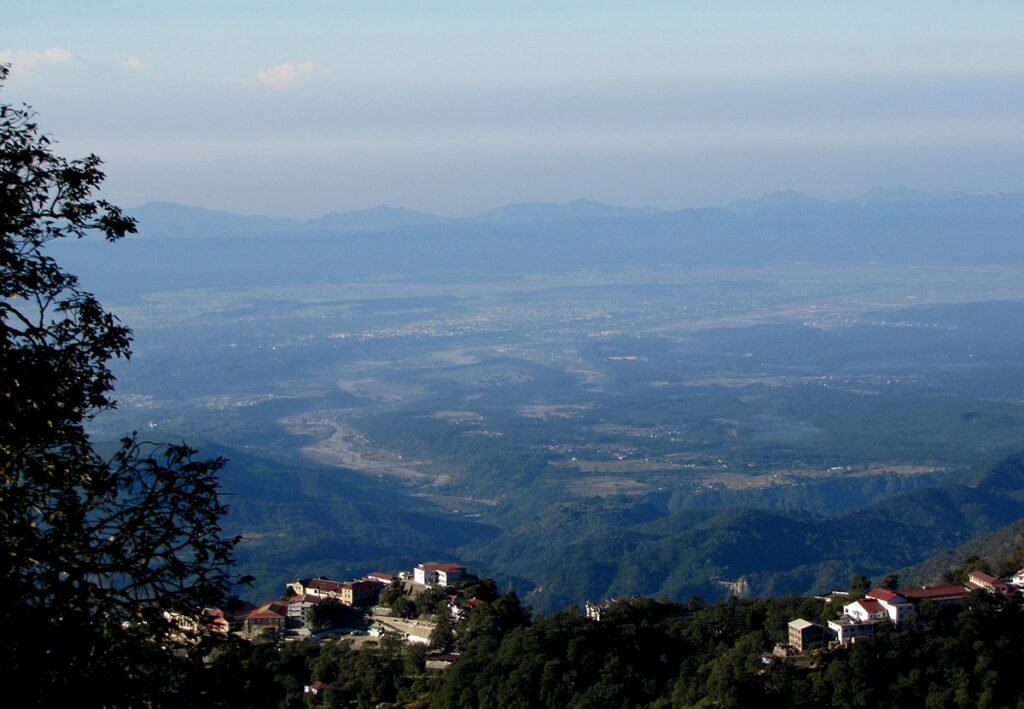 Uttarakhand,_Dehradun_Valley_from_Landour,_India_HRTCHUB